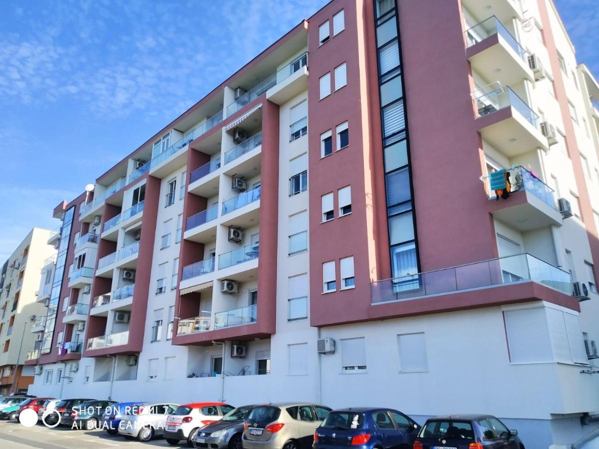 Aga Apartman Ποντγορίτσα Εξωτερικό φωτογραφία